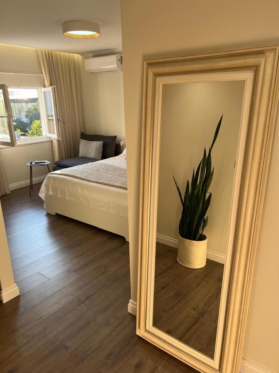 Anna'S Blloku Apartment تيرانا المظهر الخارجي الصورة